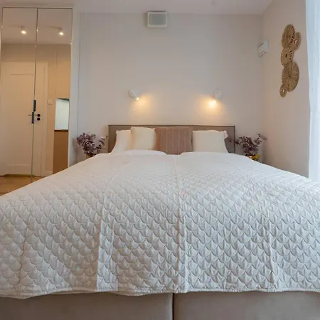 Rose Ursynow King Bed Terrace * ורשה